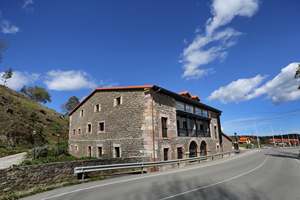 Apartamentos Santa Lucia Cabezón de la Sal Buitenkant foto